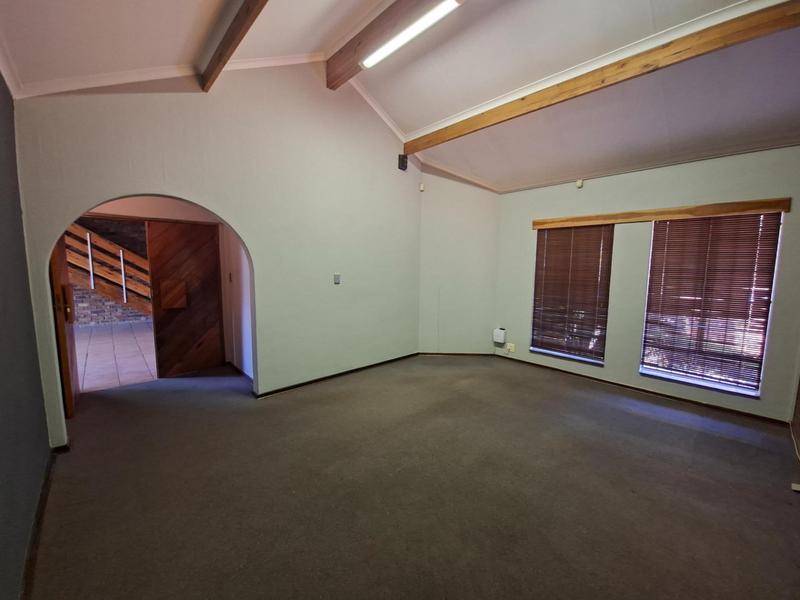 To Let Commercial Property for Rent in Doornkloof Gauteng