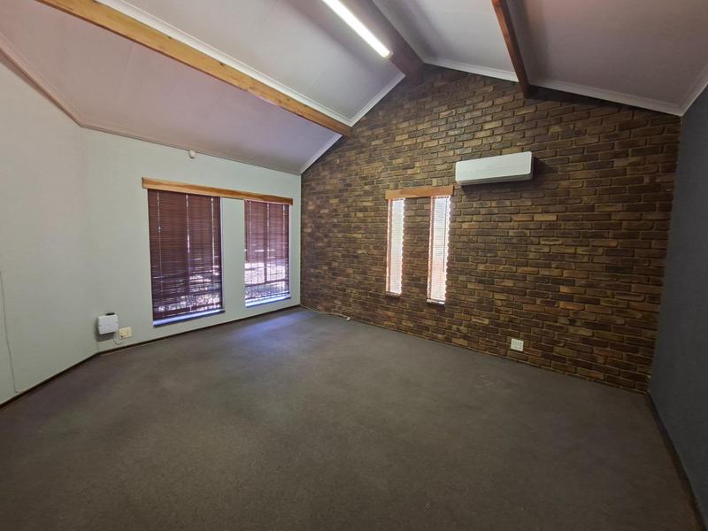 To Let Commercial Property for Rent in Doornkloof Gauteng