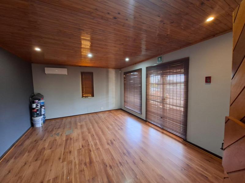 To Let Commercial Property for Rent in Doornkloof Gauteng