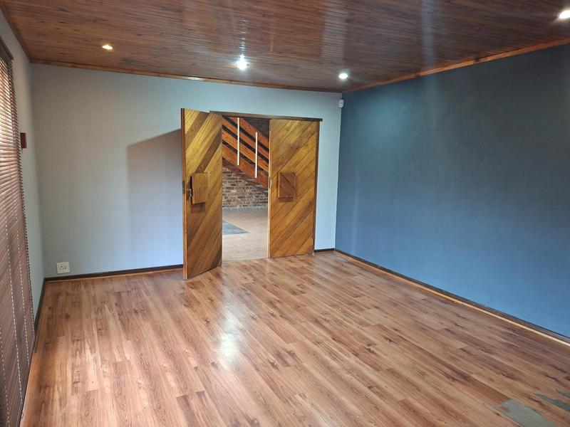 To Let Commercial Property for Rent in Doornkloof Gauteng