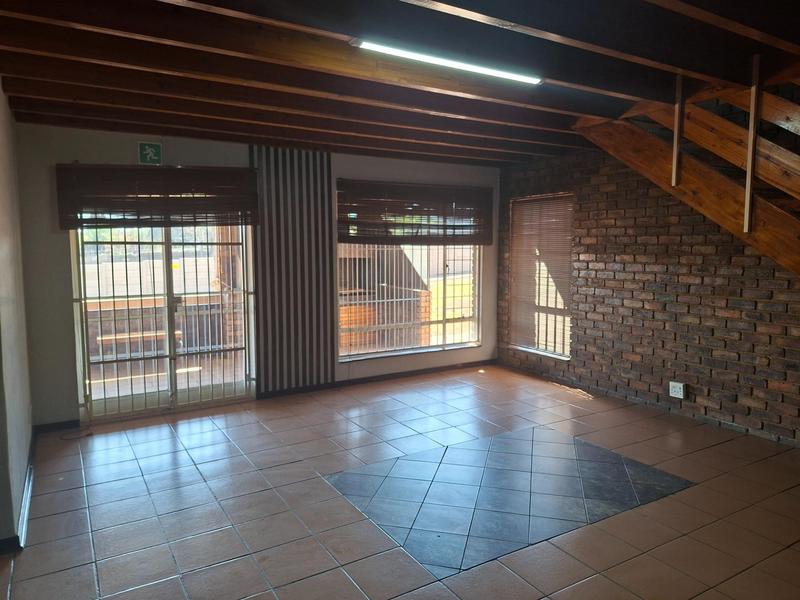To Let Commercial Property for Rent in Doornkloof Gauteng