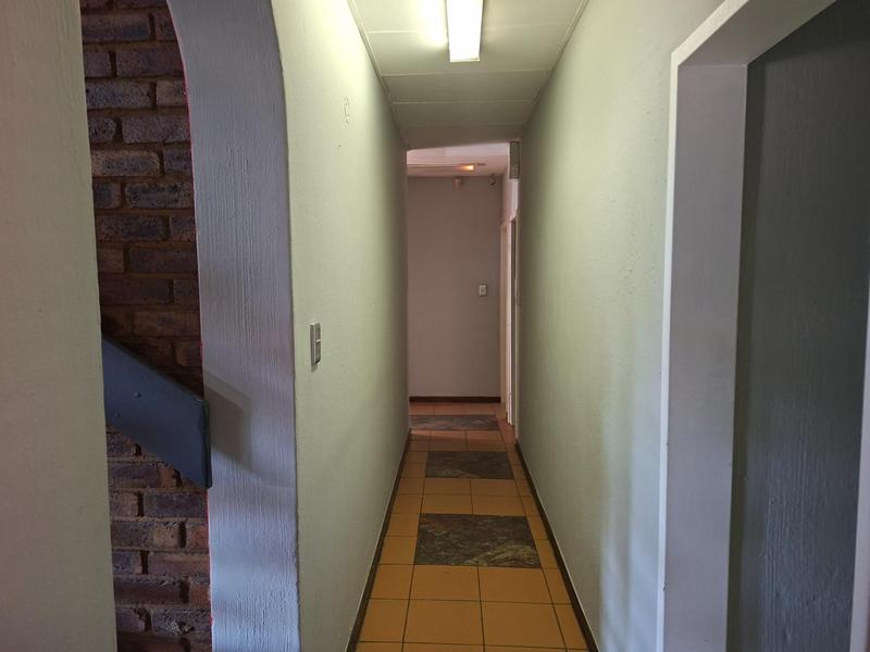 To Let Commercial Property for Rent in Doornkloof Gauteng