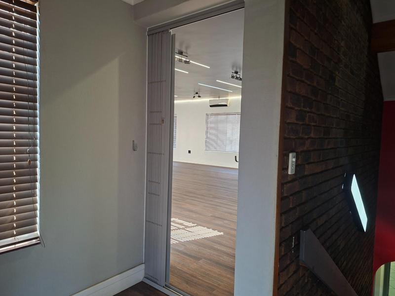To Let Commercial Property for Rent in Doornkloof Gauteng