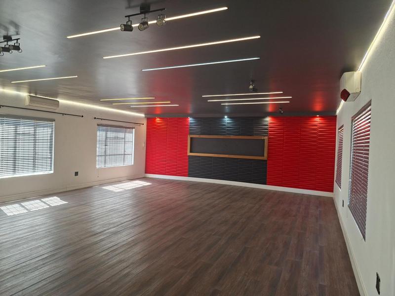 To Let Commercial Property for Rent in Doornkloof Gauteng