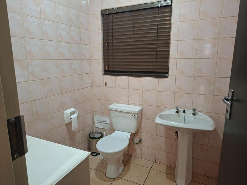 To Let Commercial Property for Rent in Doornkloof Gauteng