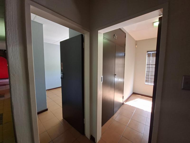To Let Commercial Property for Rent in Doornkloof Gauteng