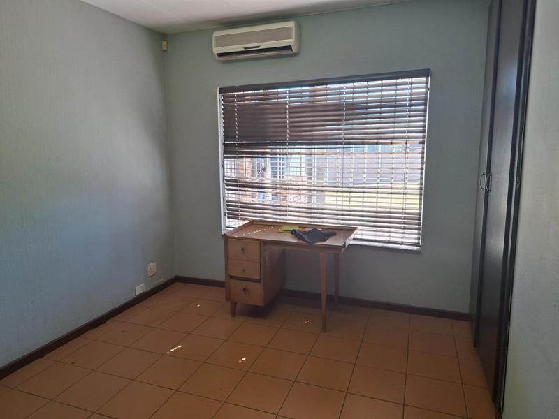 To Let Commercial Property for Rent in Doornkloof Gauteng