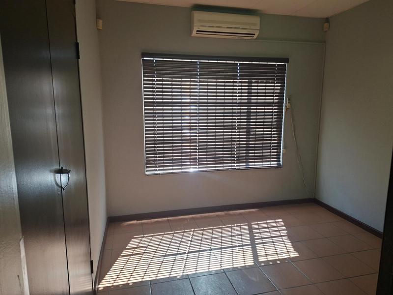 To Let Commercial Property for Rent in Doornkloof Gauteng