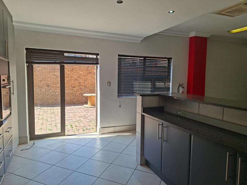 To Let Commercial Property for Rent in Doornkloof Gauteng