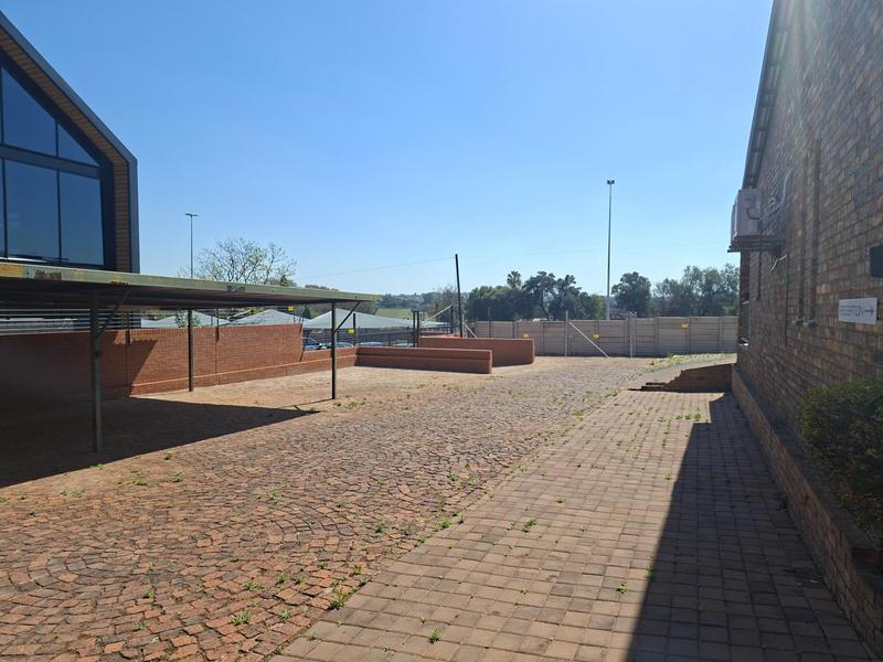 To Let Commercial Property for Rent in Doornkloof Gauteng