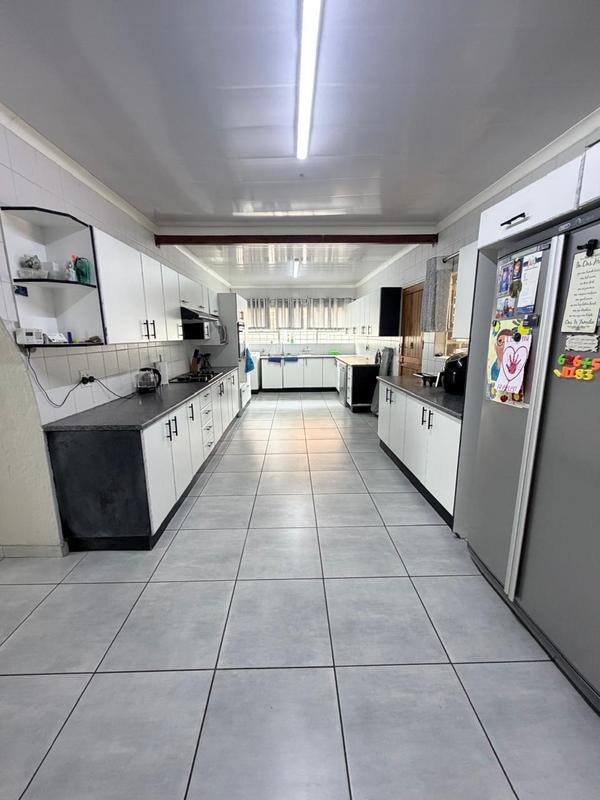 4 Bedroom Property for Sale in Sunair Park Gauteng
