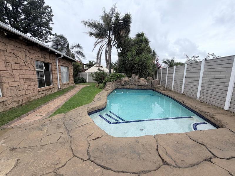 4 Bedroom Property for Sale in Sunair Park Gauteng