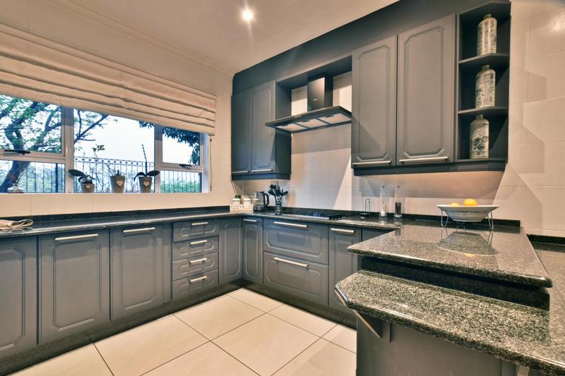5 Bedroom Property for Sale in Glenvista Gauteng