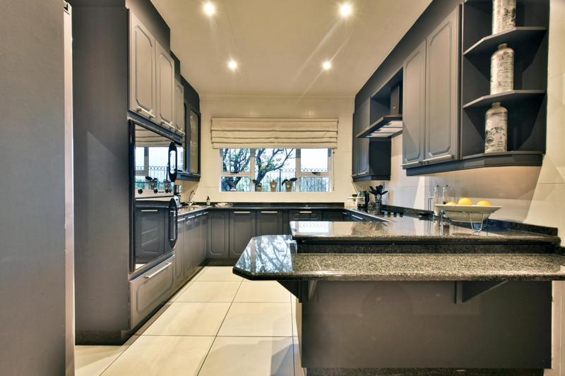 5 Bedroom Property for Sale in Glenvista Gauteng