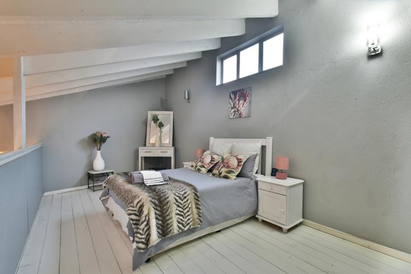 5 Bedroom Property for Sale in Glenvista Gauteng