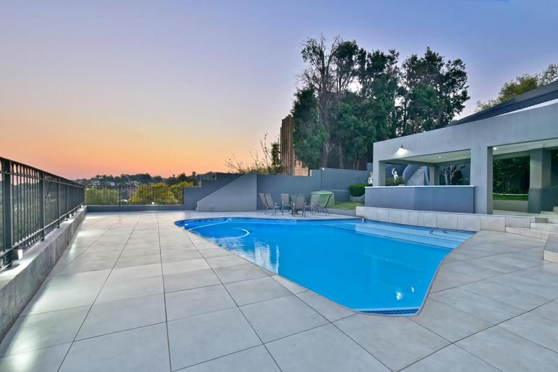 5 Bedroom Property for Sale in Glenvista Gauteng