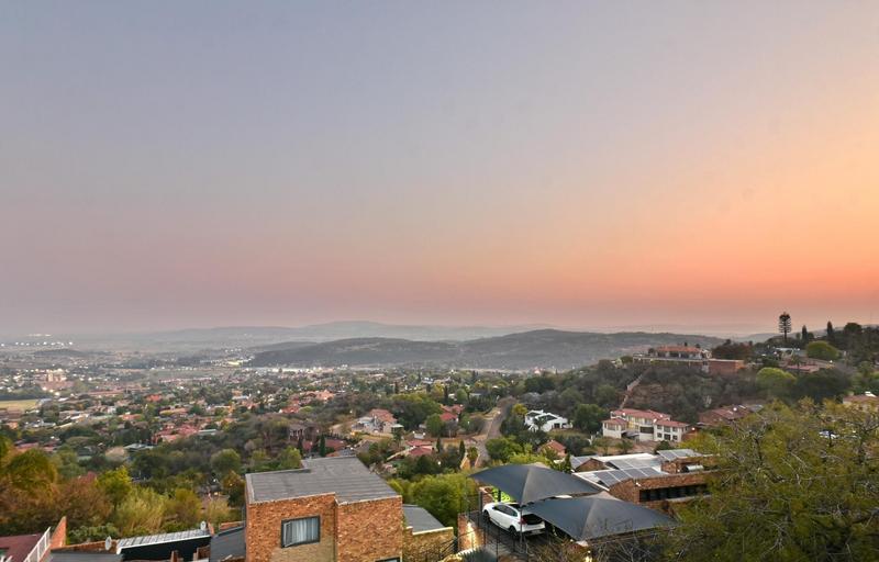 5 Bedroom Property for Sale in Glenvista Gauteng