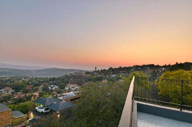 5 Bedroom Property for Sale in Glenvista Gauteng