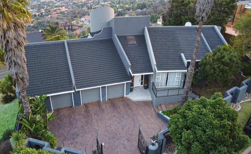 5 Bedroom Property for Sale in Glenvista Gauteng