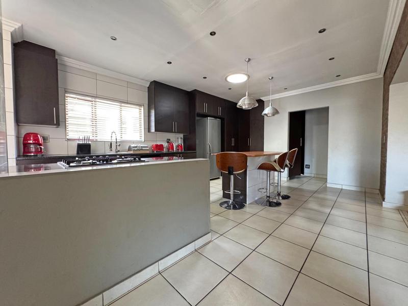 4 Bedroom Property for Sale in Pinehaven Gauteng