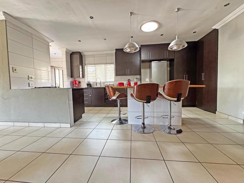 4 Bedroom Property for Sale in Pinehaven Gauteng