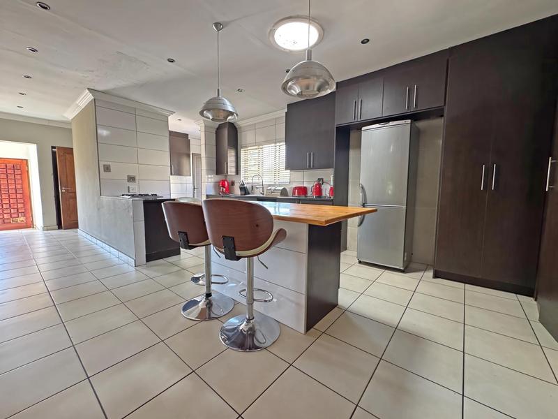 4 Bedroom Property for Sale in Pinehaven Gauteng