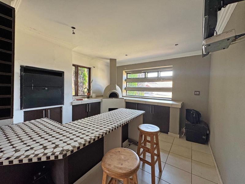 4 Bedroom Property for Sale in Pinehaven Gauteng