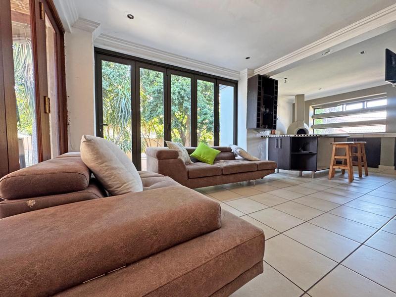 4 Bedroom Property for Sale in Pinehaven Gauteng