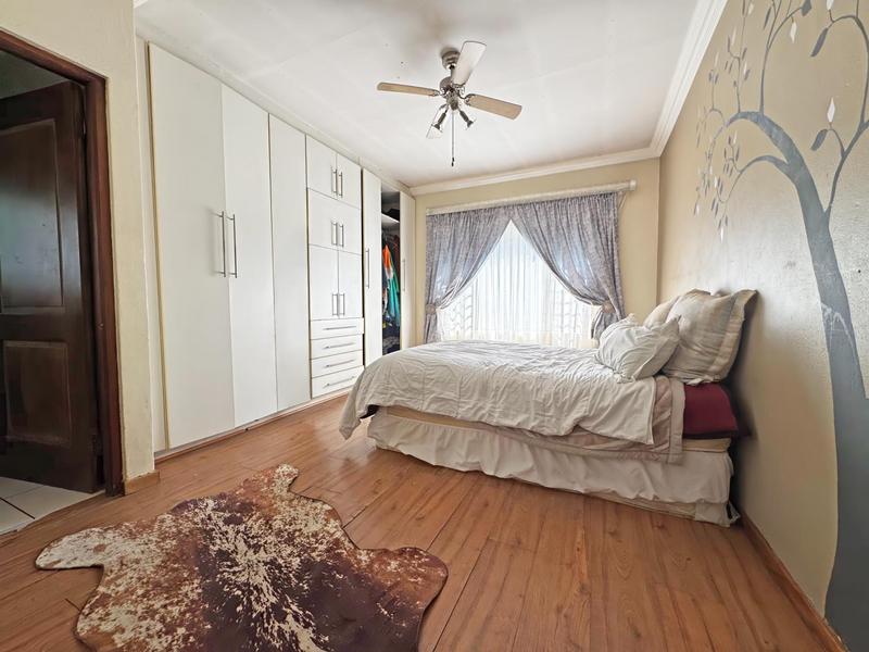 4 Bedroom Property for Sale in Pinehaven Gauteng