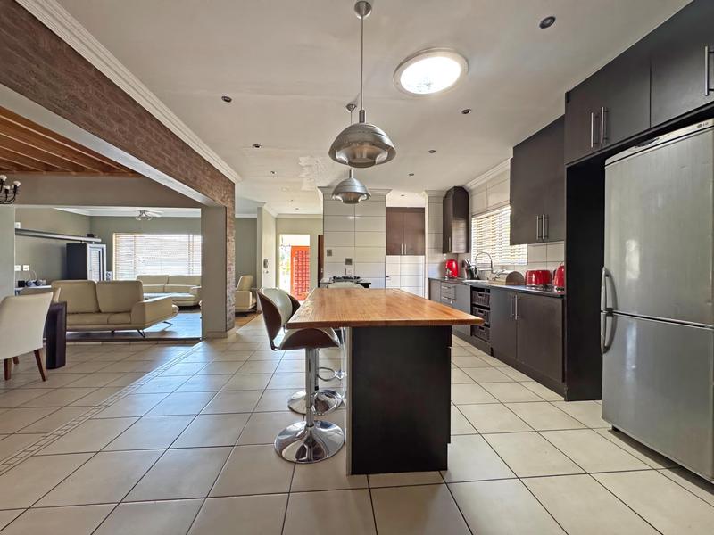 4 Bedroom Property for Sale in Pinehaven Gauteng
