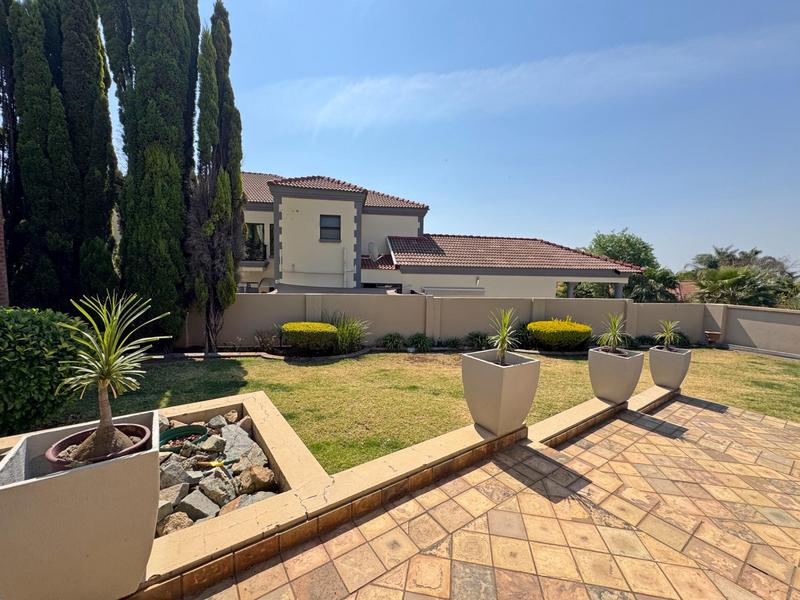 4 Bedroom Property for Sale in Pinehaven Gauteng