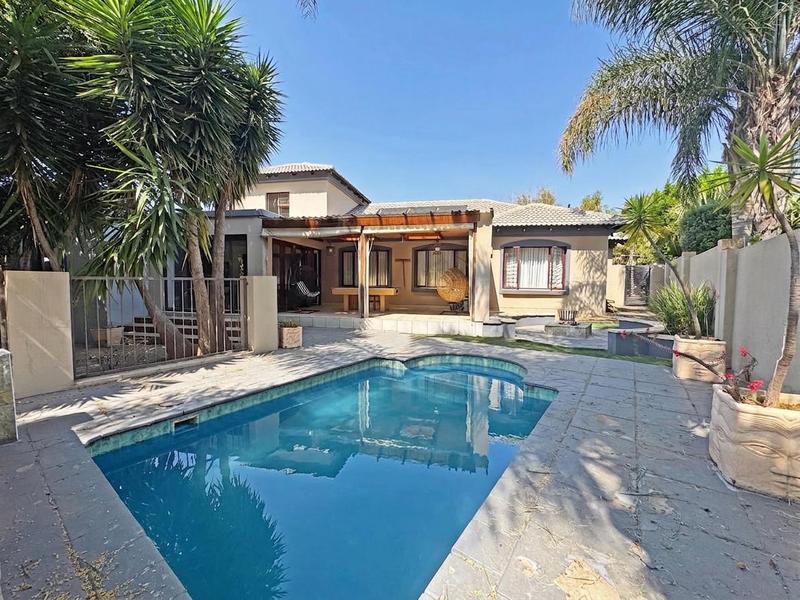 4 Bedroom Property for Sale in Pinehaven Gauteng