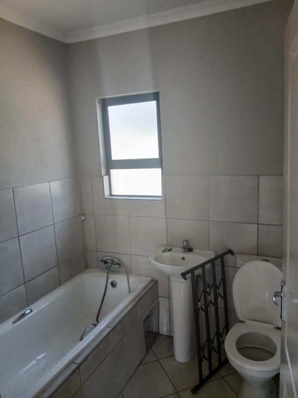 To Let 2 Bedroom Property for Rent in Reigerpark Gauteng