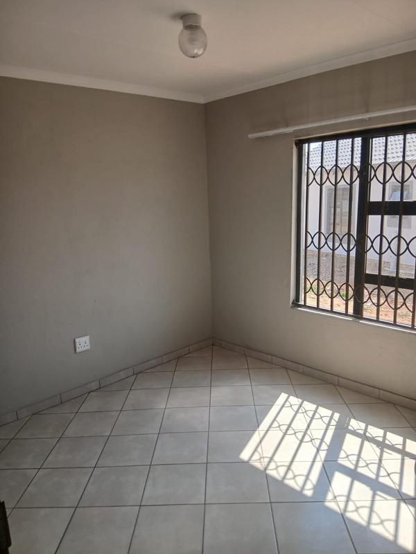 To Let 2 Bedroom Property for Rent in Reigerpark Gauteng