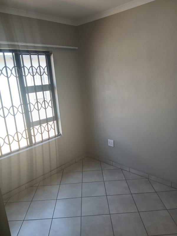 To Let 2 Bedroom Property for Rent in Reigerpark Gauteng