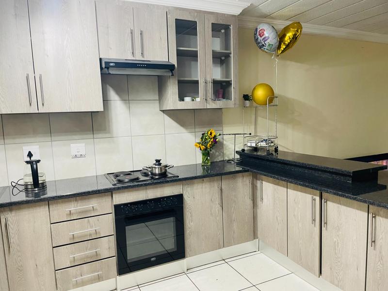 3 Bedroom Property for Sale in Die Hoewes Gauteng