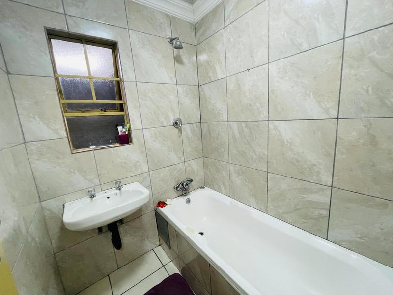 3 Bedroom Property for Sale in Die Hoewes Gauteng