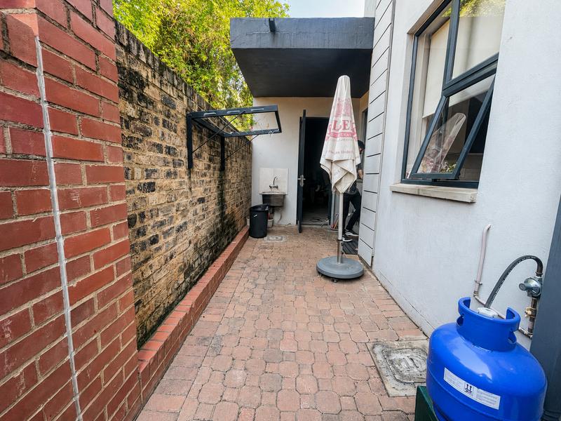 3 Bedroom Property for Sale in Queenswood Gauteng