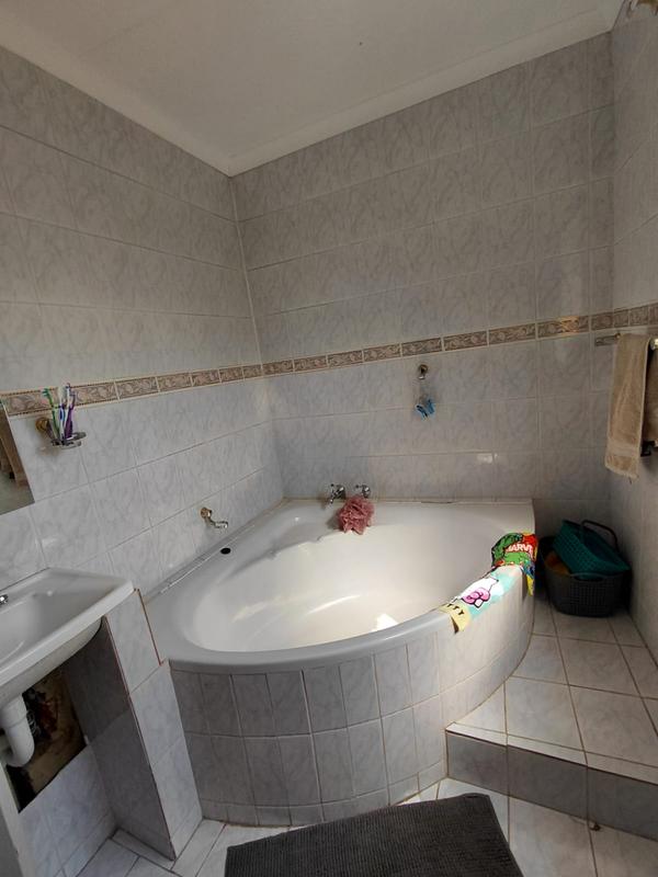 4 Bedroom Property for Sale in Vanderbijlpark SE 4 Gauteng