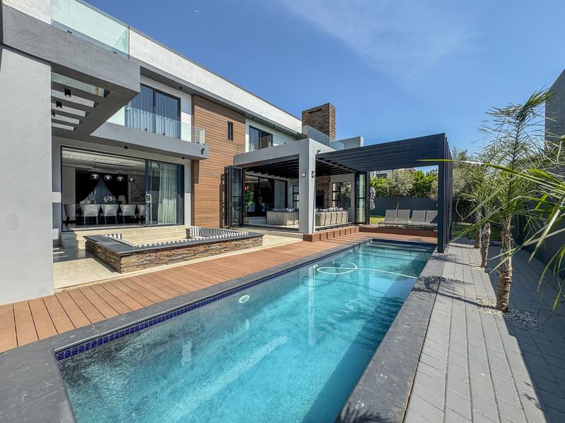 5 Bedroom Property for Sale in Midstream Ridge Gauteng