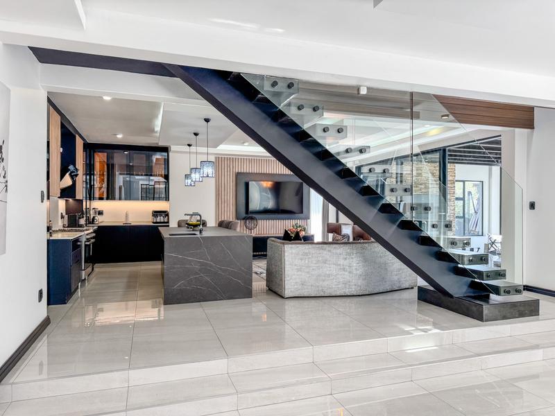5 Bedroom Property for Sale in Midstream Ridge Gauteng