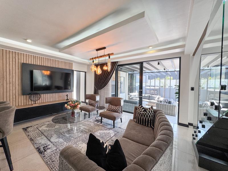 5 Bedroom Property for Sale in Midstream Ridge Gauteng