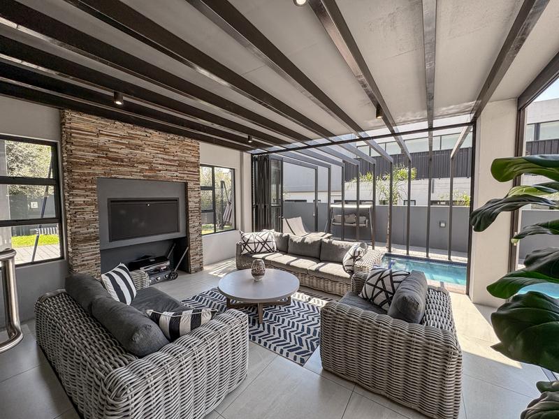 5 Bedroom Property for Sale in Midstream Ridge Gauteng