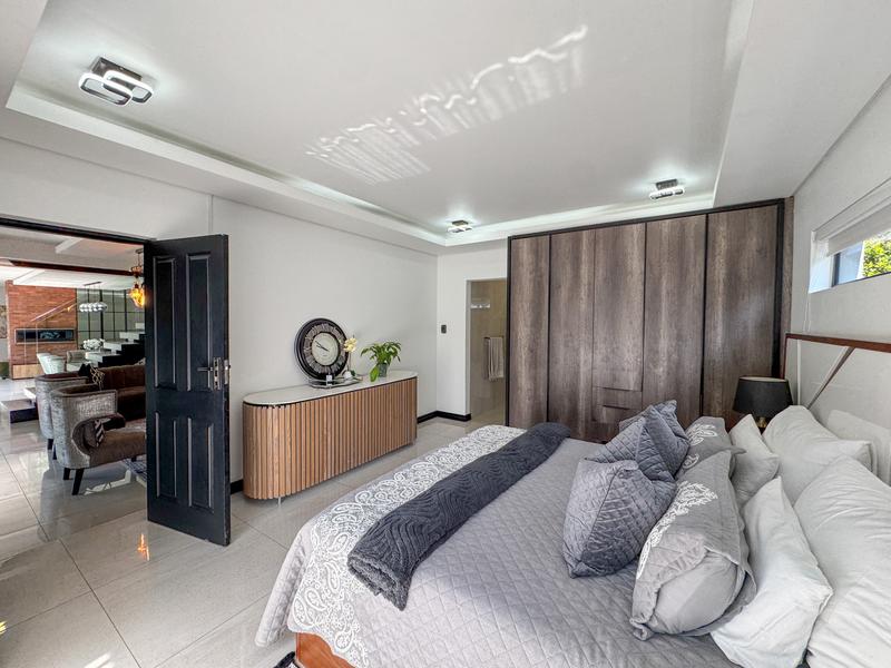 5 Bedroom Property for Sale in Midstream Ridge Gauteng