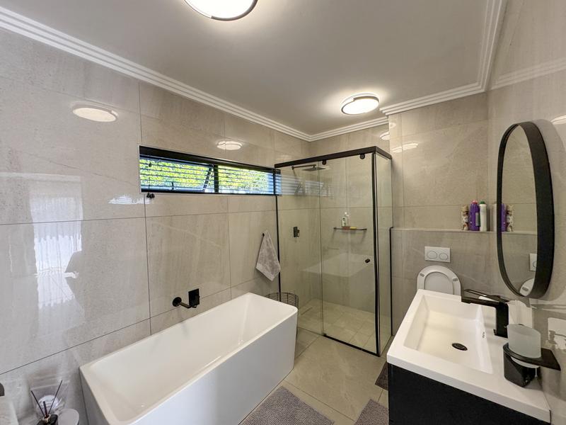 5 Bedroom Property for Sale in Midstream Ridge Gauteng