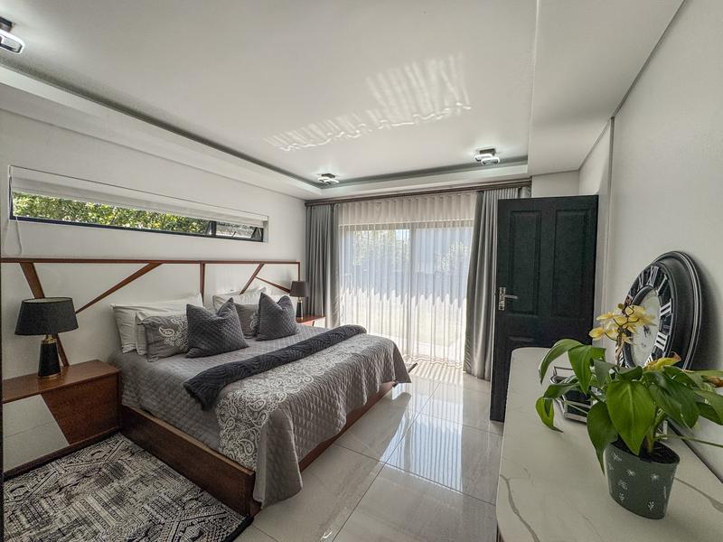 5 Bedroom Property for Sale in Midstream Ridge Gauteng