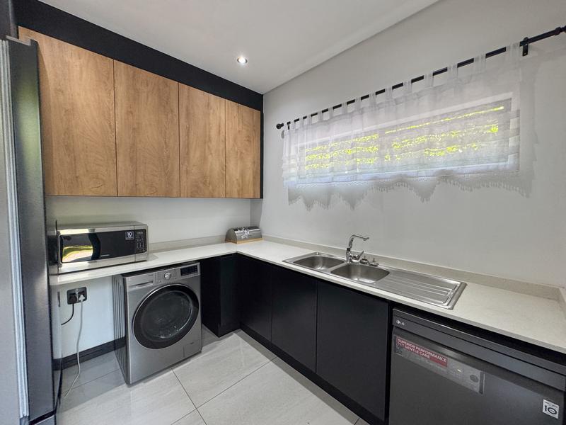 5 Bedroom Property for Sale in Midstream Ridge Gauteng