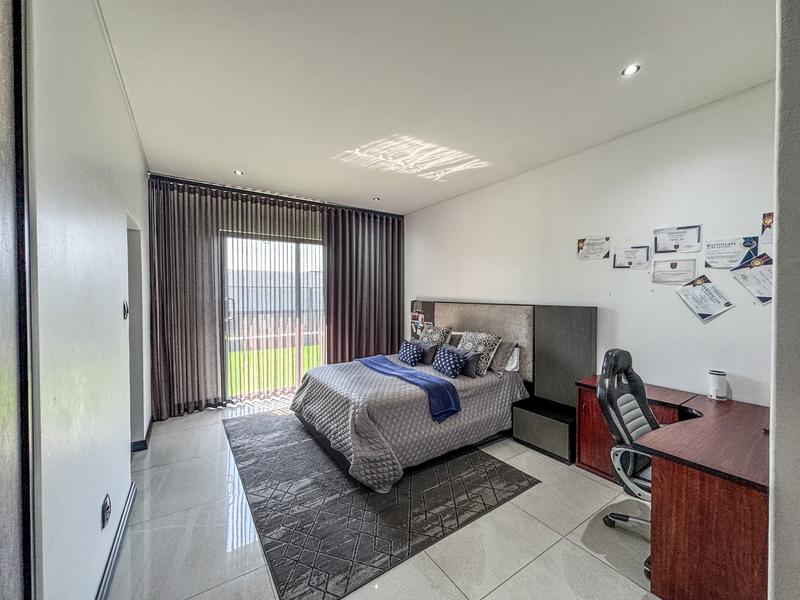 5 Bedroom Property for Sale in Midstream Ridge Gauteng