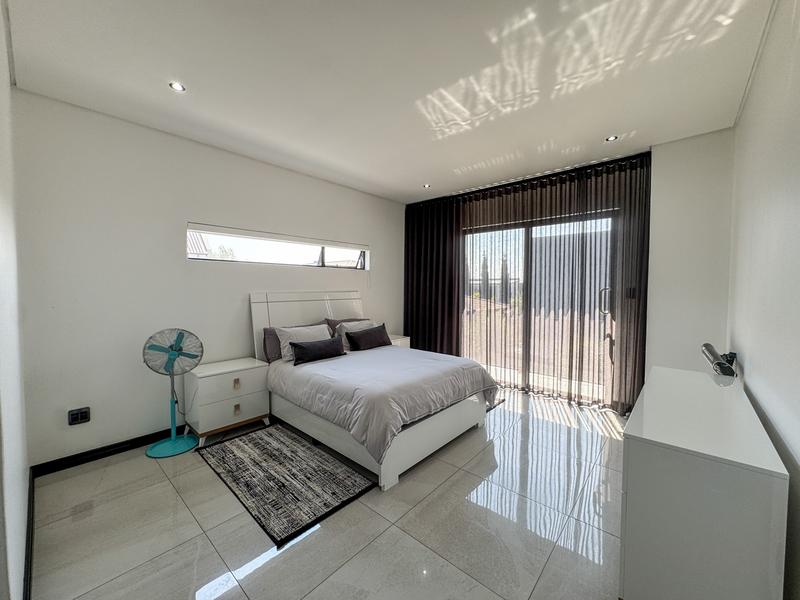 5 Bedroom Property for Sale in Midstream Ridge Gauteng