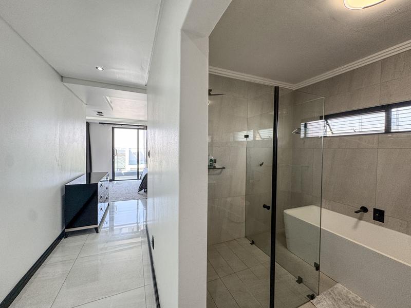 5 Bedroom Property for Sale in Midstream Ridge Gauteng